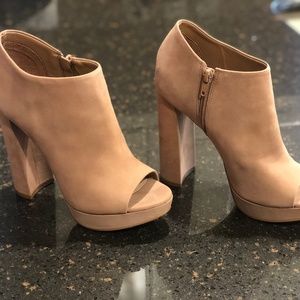 NWOT Aldo Fanti Natural Peep Toe Platform